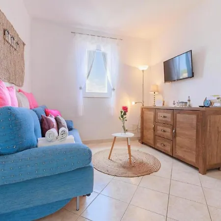 - Comfort One Bedroom F2 Apartment