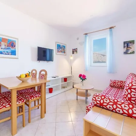 - Comfort One Bedroom F2 Apartment Lumbarda