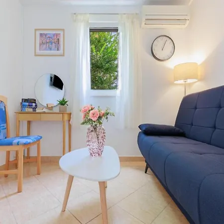 - Comfort One Bedroom F2 * Lumbarda