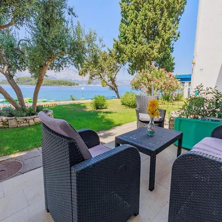 - Comfort One Bedroom F2